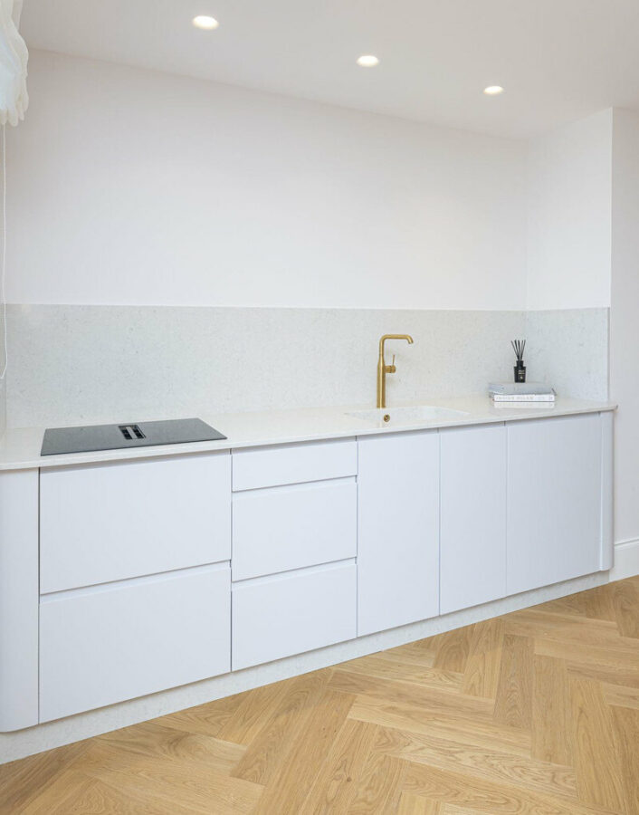 FOR SALE 🏡 Two-Bedroom Apartment with Tourist Licence in the Heart of Puerto Banús – Marbella 🇪🇸