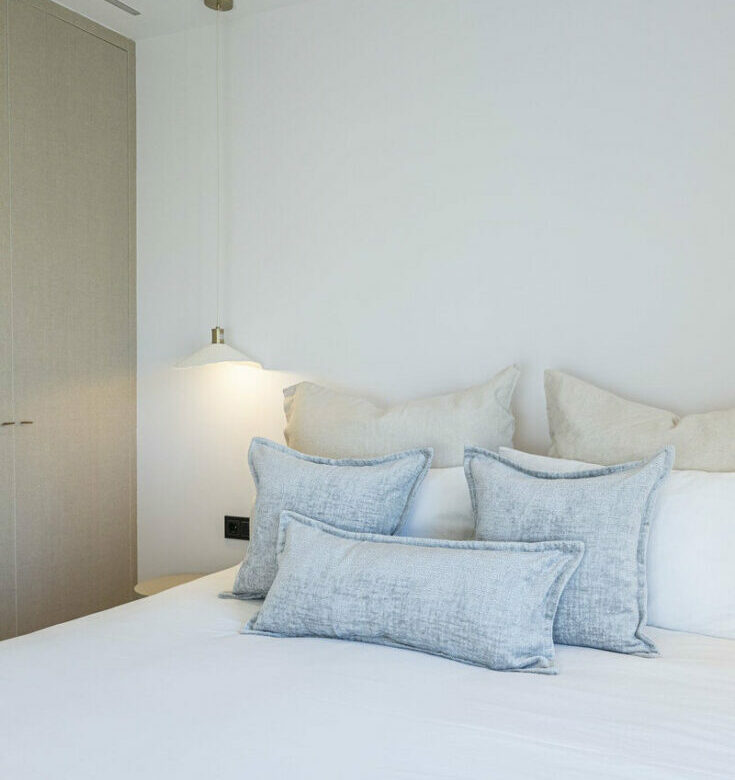FOR SALE 🏡 Two-Bedroom Apartment with Tourist Licence in the Heart of Puerto Banús – Marbella 🇪🇸