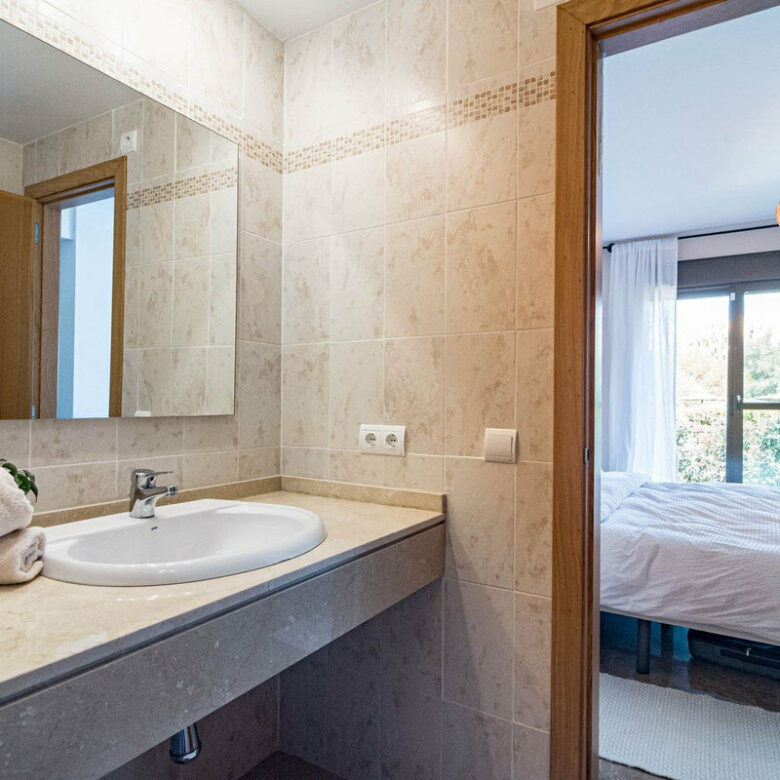 FOR SALE 🏡 Two-Bedroom Garden Apartment with Pool Views in a Gated Complex – Selwo, Estepona 🇪🇸