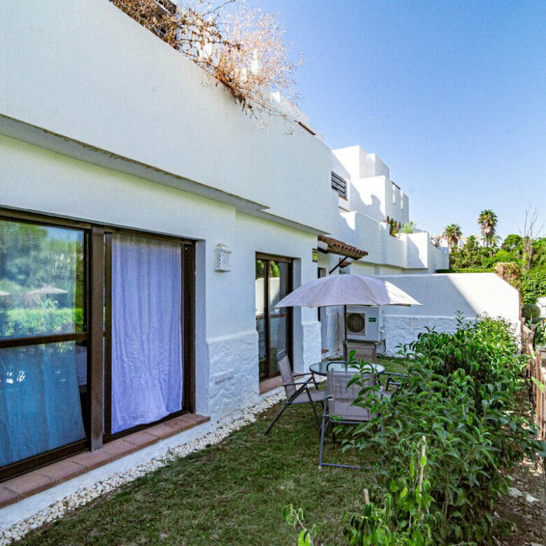 FOR SALE 🏡 Two-Bedroom Garden Apartment with Pool Views in a Gated Complex – Selwo, Estepona 🇪🇸
