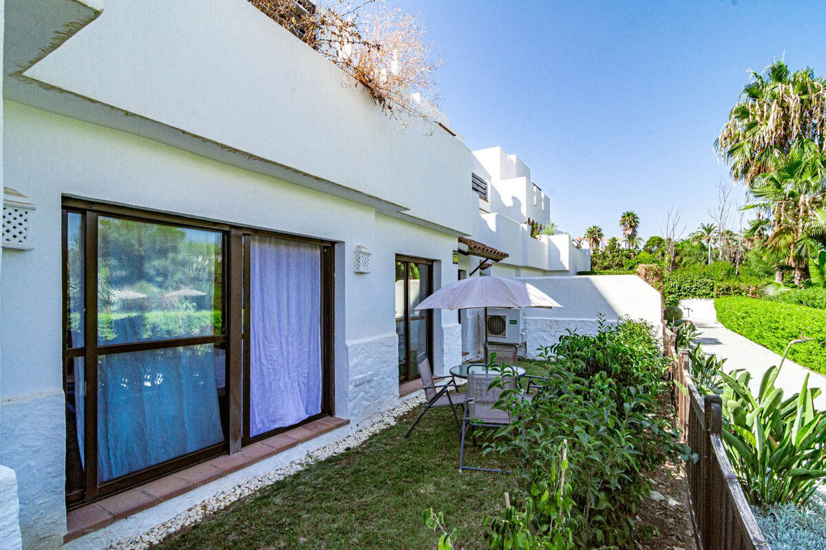 FOR SALE 🏡 Two-Bedroom Garden Apartment with Pool Views in a Gated Complex – Selwo, Estepona 🇪🇸