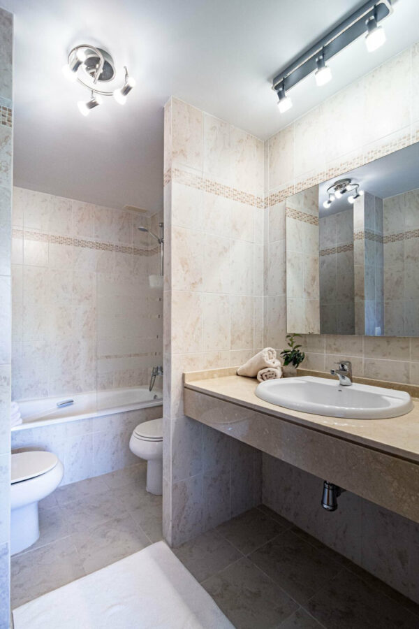 FOR SALE 🏡 Two-Bedroom Garden Apartment with Pool Views in a Gated Complex – Selwo, Estepona 🇪🇸