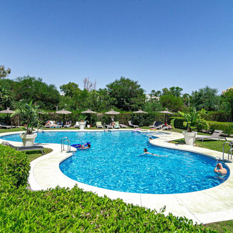 FOR SALE 🏡 Two-Bedroom Garden Apartment with Pool Views in a Gated Complex – Selwo, Estepona 🇪🇸