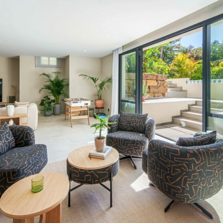 FOR SALE 🏡 Contemporary Four-Bedroom Villa with Rooftop Solarium and Private Pool – El Campanario, New Golden Mile, Estepona 🇪🇸