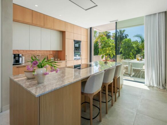 FOR SALE 🏡 Contemporary Four-Bedroom Villa with Rooftop Solarium and Private Pool – El Campanario, New Golden Mile, Estepona 🇪🇸