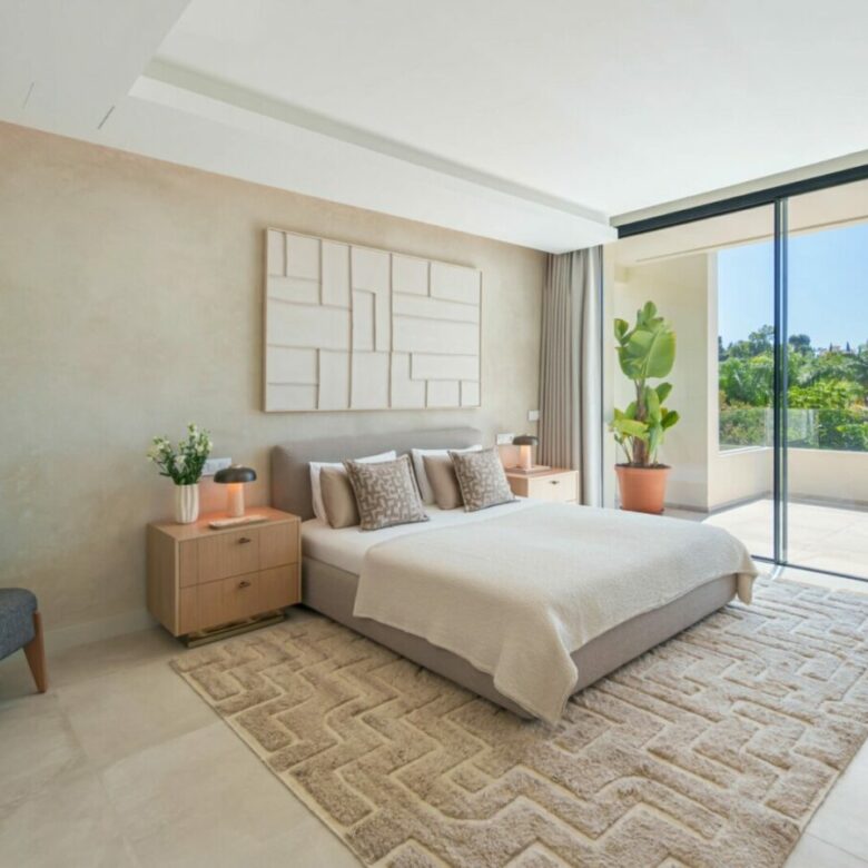 FOR SALE 🏡 Contemporary Four-Bedroom Villa with Rooftop Solarium and Private Pool – El Campanario, New Golden Mile, Estepona 🇪🇸