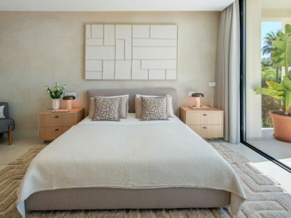 FOR SALE 🏡 Contemporary Four-Bedroom Villa with Rooftop Solarium and Private Pool – El Campanario, New Golden Mile, Estepona 🇪🇸