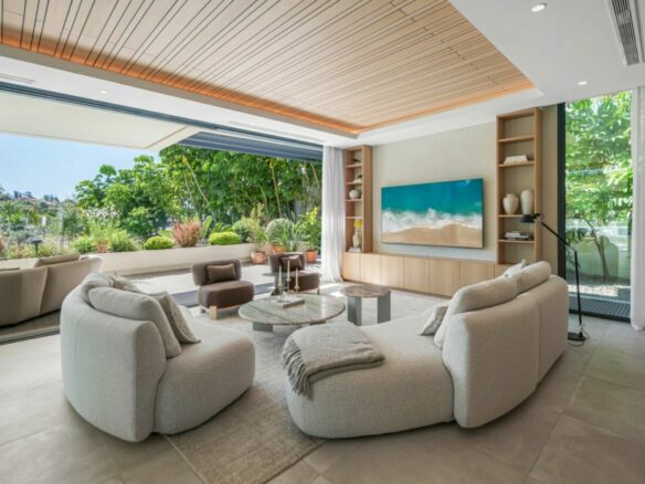 FOR SALE 🏡 Contemporary Four-Bedroom Villa with Rooftop Solarium and Private Pool – El Campanario, New Golden Mile, Estepona 🇪🇸
