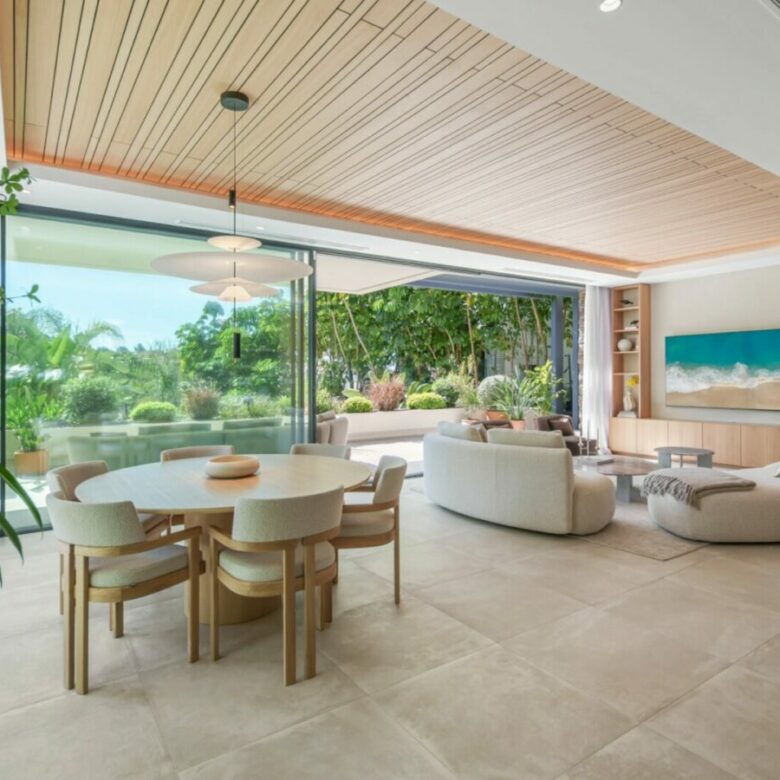 FOR SALE 🏡 Contemporary Four-Bedroom Villa with Rooftop Solarium and Private Pool – El Campanario, New Golden Mile, Estepona 🇪🇸