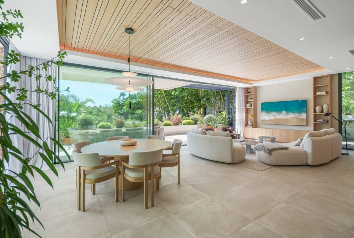 FOR SALE 🏡 Contemporary Four-Bedroom Villa with Rooftop Solarium and Private Pool – El Campanario, New Golden Mile, Estepona 🇪🇸