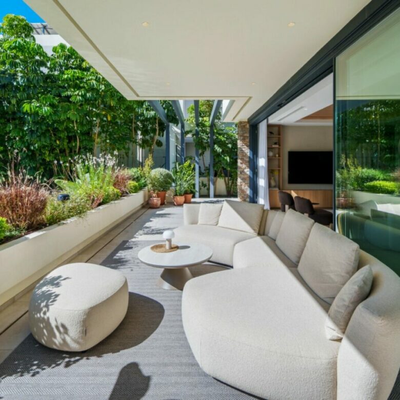 FOR SALE 🏡 Contemporary Four-Bedroom Villa with Rooftop Solarium and Private Pool – El Campanario, New Golden Mile, Estepona 🇪🇸