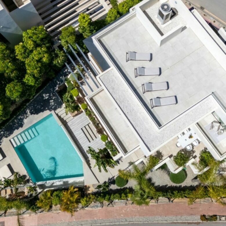 FOR SALE 🏡 Contemporary Four-Bedroom Villa with Rooftop Solarium and Private Pool – El Campanario, New Golden Mile, Estepona 🇪🇸