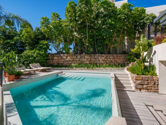 FOR SALE 🏡 Contemporary Four-Bedroom Villa with Rooftop Solarium and Private Pool – El Campanario, New Golden Mile, Estepona 🇪🇸