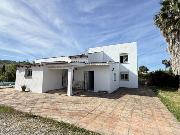 FOR SALE 🏡 Country Villa with Private Pool on 4,500 m² – Coín 🇪🇸