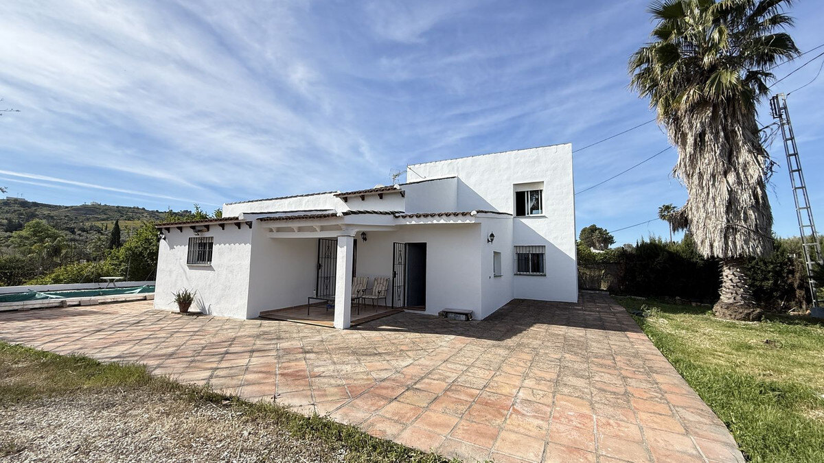 FOR SALE 🏡 Country Villa with Private Pool on 4,500 m² – Coín 🇪🇸