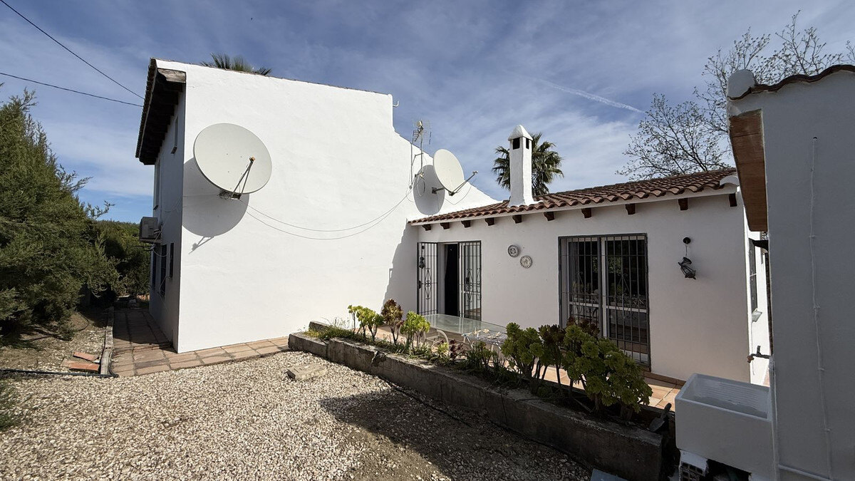 FOR SALE 🏡 Country Villa with Private Pool on 4,500 m² – Coín 🇪🇸