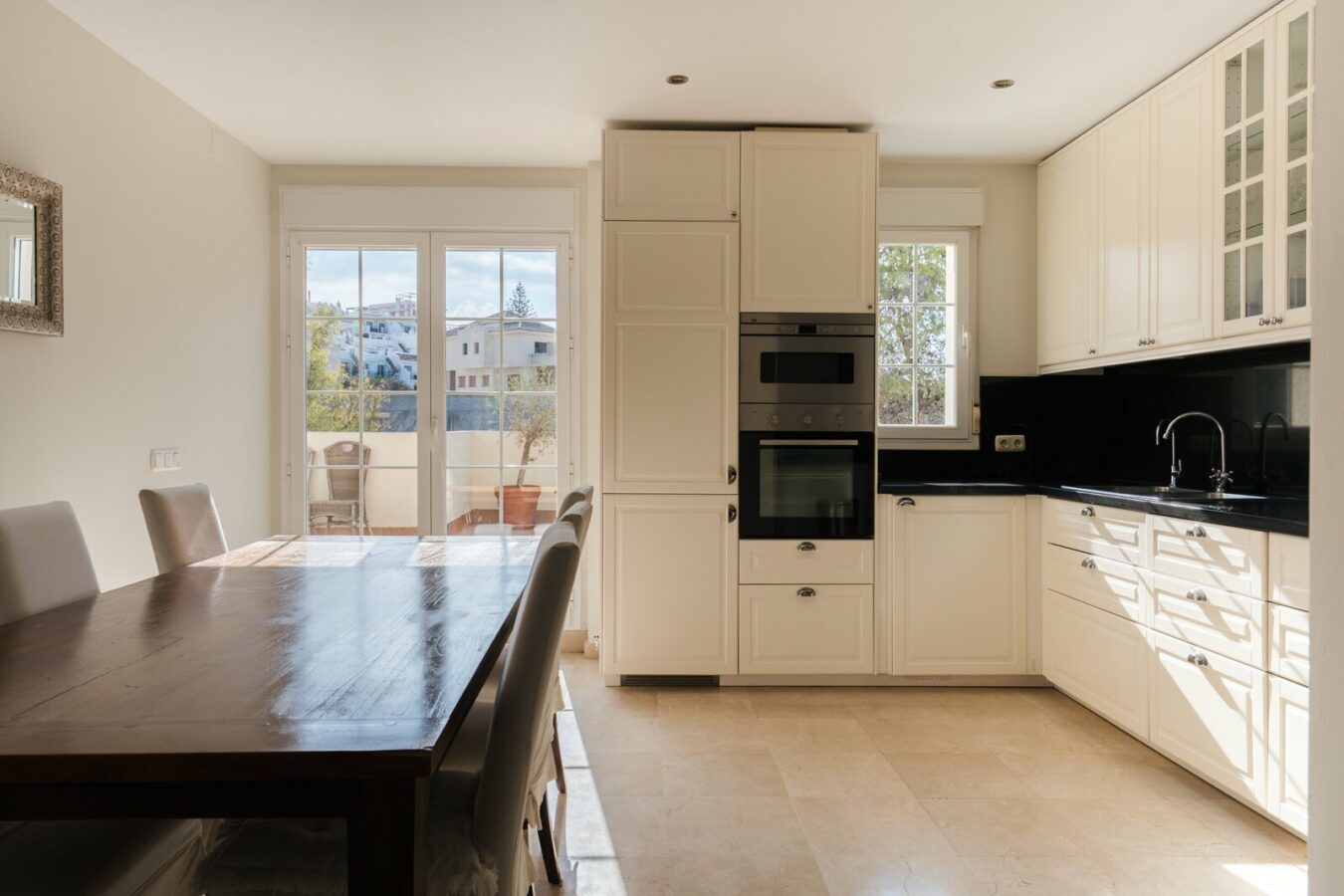 FOR SALE 🏡 Four-Bedroom Duplex Penthouse with Almost 200 m² of Terraces and Mountain Views – Las Brisas, Nueva Andalucía, Marbella 🇪🇸