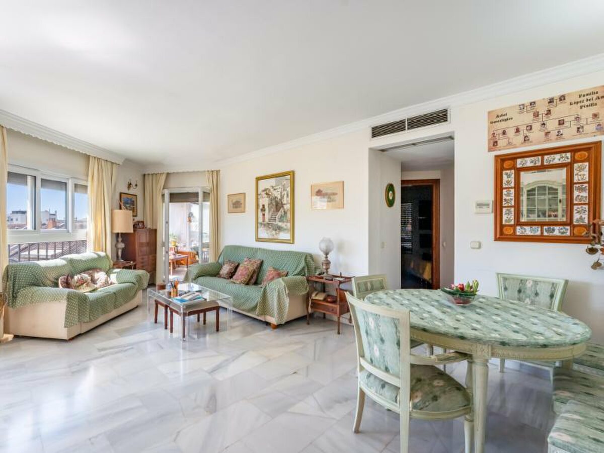 FOR SALE 🏡 Four-Bedroom Duplex Penthouse with Two Terraces Steps from the Beach – Marbella Centre 🇪🇸