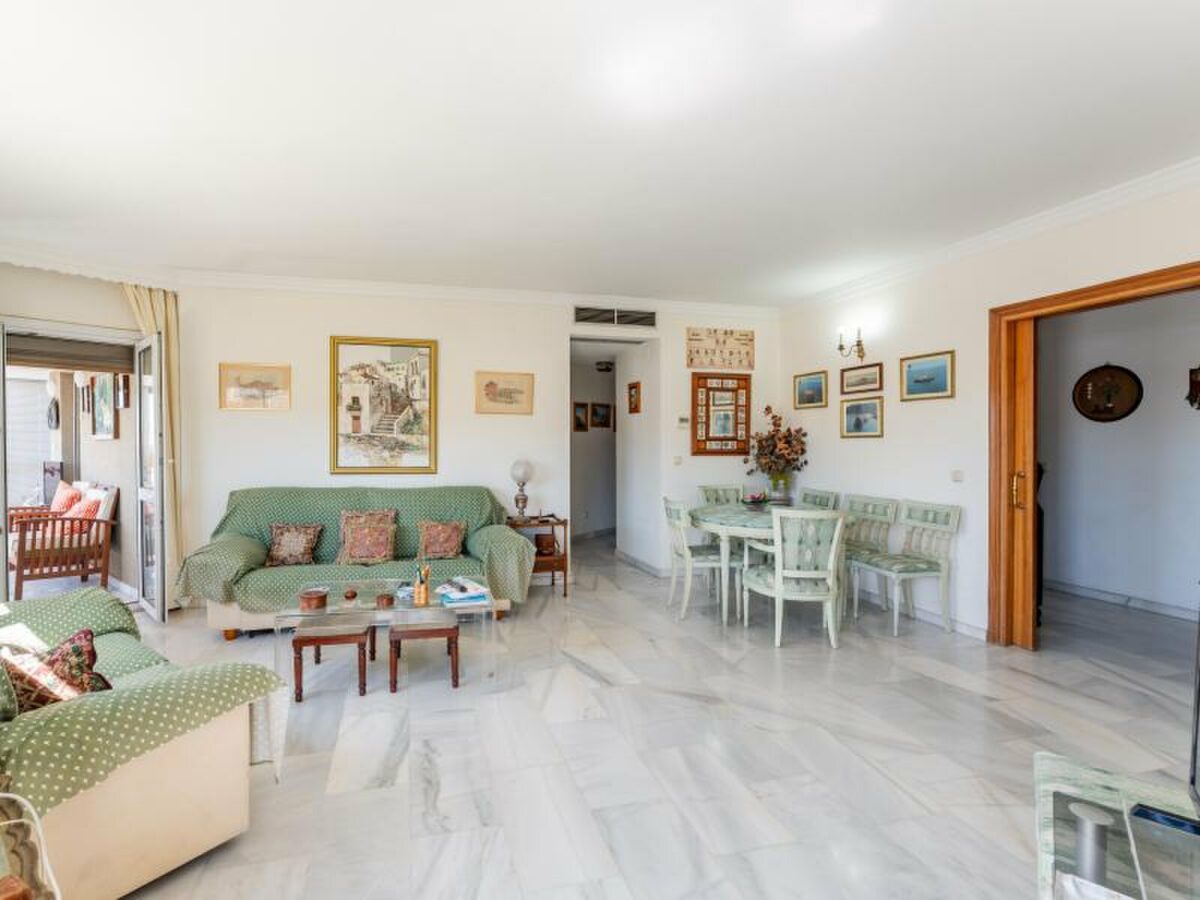 FOR SALE 🏡 Four-Bedroom Duplex Penthouse with Two Terraces Steps from the Beach – Marbella Centre 🇪🇸