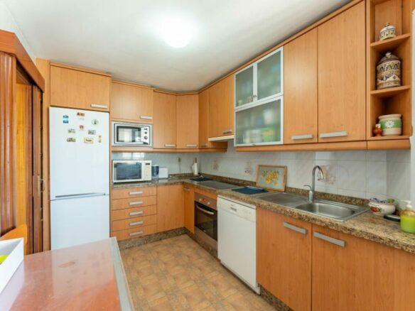 FOR SALE 🏡 Four-Bedroom Duplex Penthouse with Two Terraces Steps from the Beach – Marbella Centre 🇪🇸