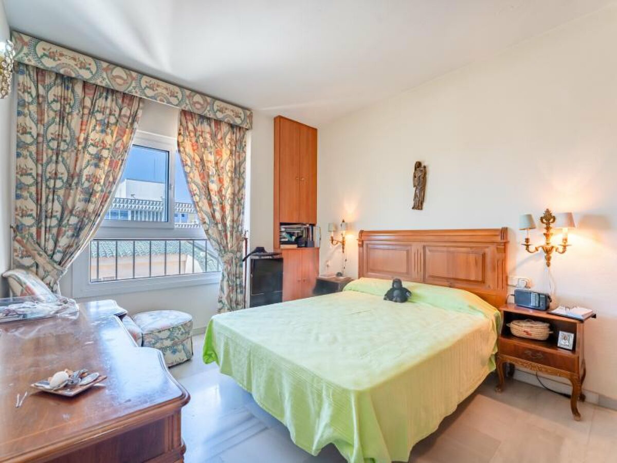 FOR SALE 🏡 Four-Bedroom Duplex Penthouse with Two Terraces Steps from the Beach – Marbella Centre 🇪🇸