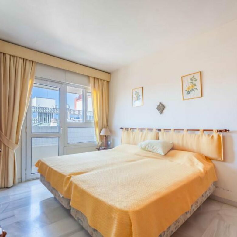 FOR SALE 🏡 Four-Bedroom Duplex Penthouse with Two Terraces Steps from the Beach – Marbella Centre 🇪🇸