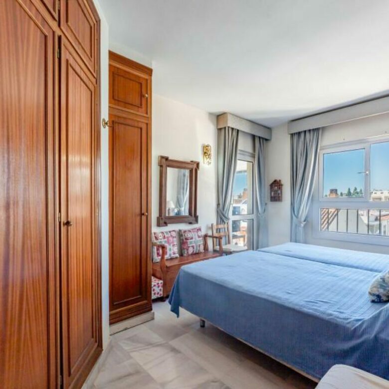 FOR SALE 🏡 Four-Bedroom Duplex Penthouse with Two Terraces Steps from the Beach – Marbella Centre 🇪🇸