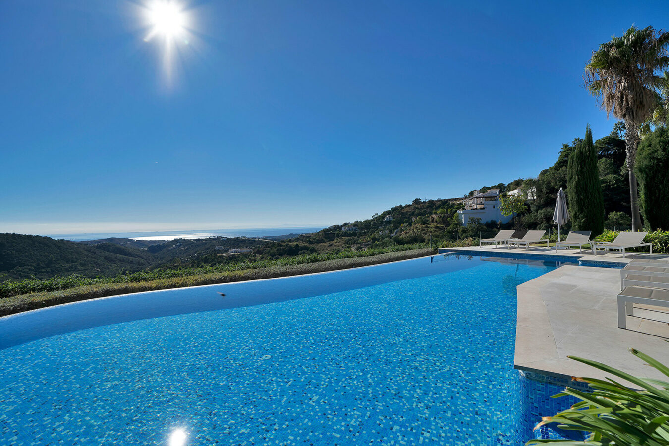 FOR SALE 🏡 Five-Bedroom Villa with Panoramic Sea Views, Infinity Pool, Spa and Cinema – Monte Mayor, Benahavís 🇪🇸