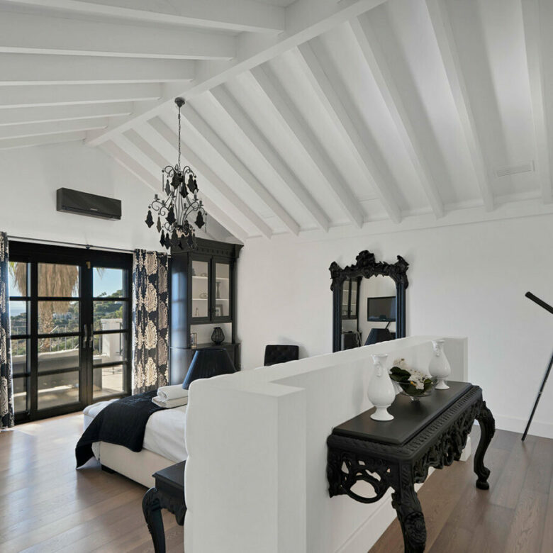 FOR SALE 🏡 Five-Bedroom Villa with Panoramic Sea Views, Infinity Pool, Spa and Cinema – Monte Mayor, Benahavís 🇪🇸