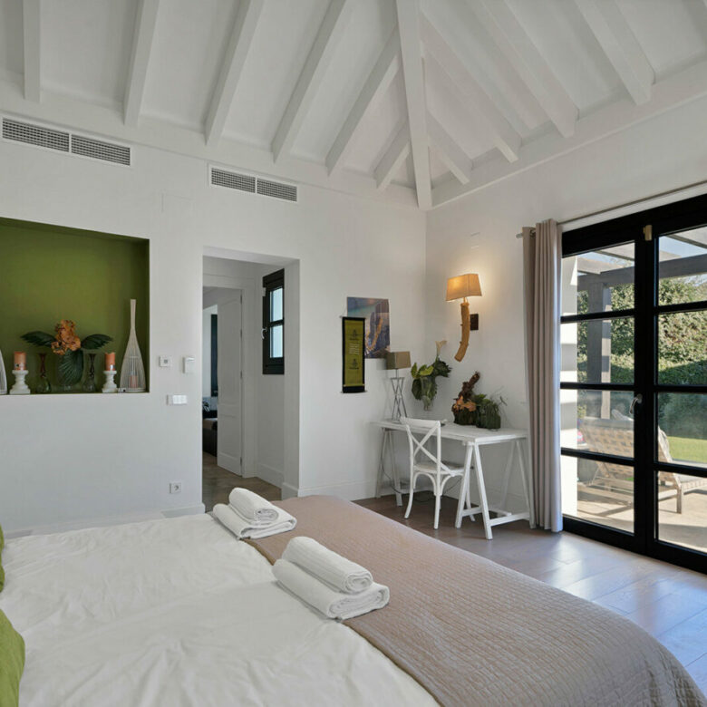 FOR SALE 🏡 Five-Bedroom Villa with Panoramic Sea Views, Infinity Pool, Spa and Cinema – Monte Mayor, Benahavís 🇪🇸