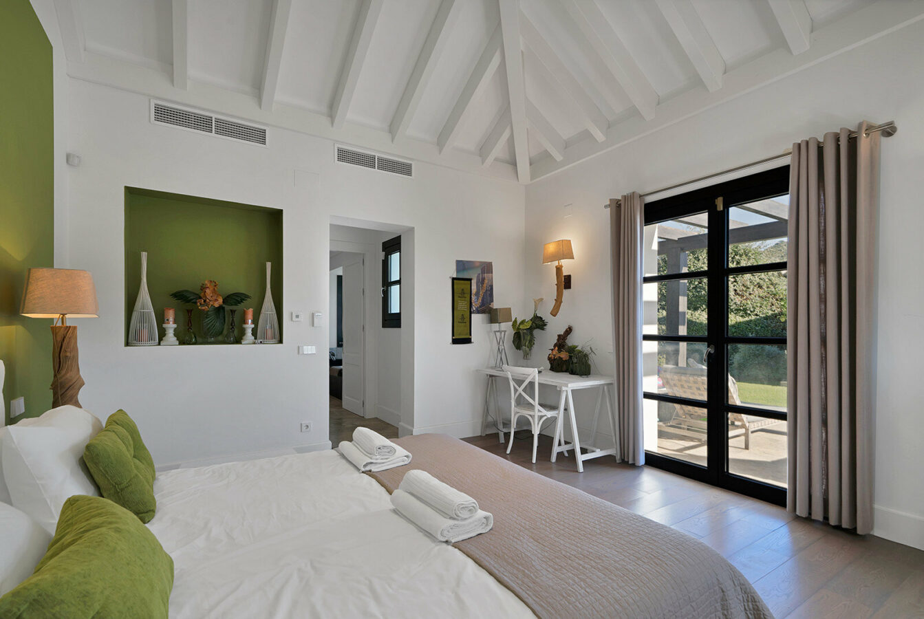 FOR SALE 🏡 Five-Bedroom Villa with Panoramic Sea Views, Infinity Pool, Spa and Cinema – Monte Mayor, Benahavís 🇪🇸