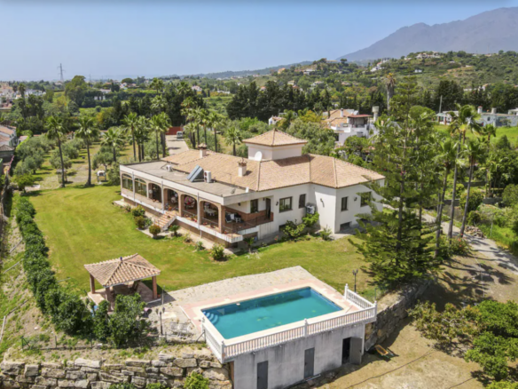 FOR SALE 🌟 🏡 Andalusian Estate Estepona with Sea & Mountain Views 🇪🇸