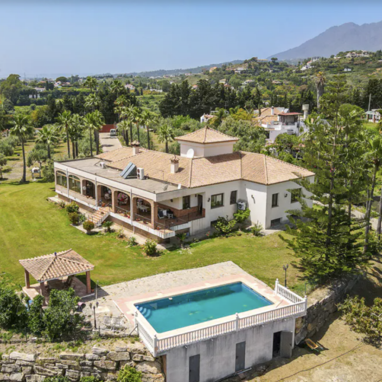 FOR SALE 🌟 🏡 Andalusian Estate Estepona with Sea & Mountain Views 🇪🇸