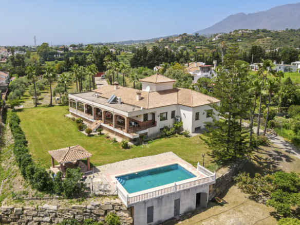 FOR SALE 🌟 🏡 Andalusian Estate Estepona with Sea & Mountain Views 🇪🇸