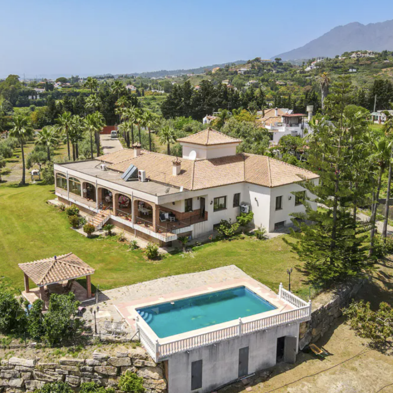 FOR SALE 🌟 🏡 Andalusian Estate Estepona with Sea & Mountain Views 🇪🇸