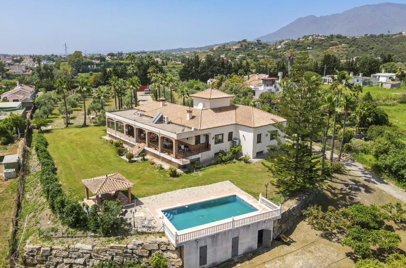 FOR SALE 🌟 🏡 Andalusian Estate Estepona with Sea & Mountain Views 🇪🇸