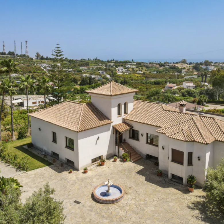 FOR SALE 🌟 🏡 Andalusian Estate Estepona with Sea & Mountain Views 🇪🇸