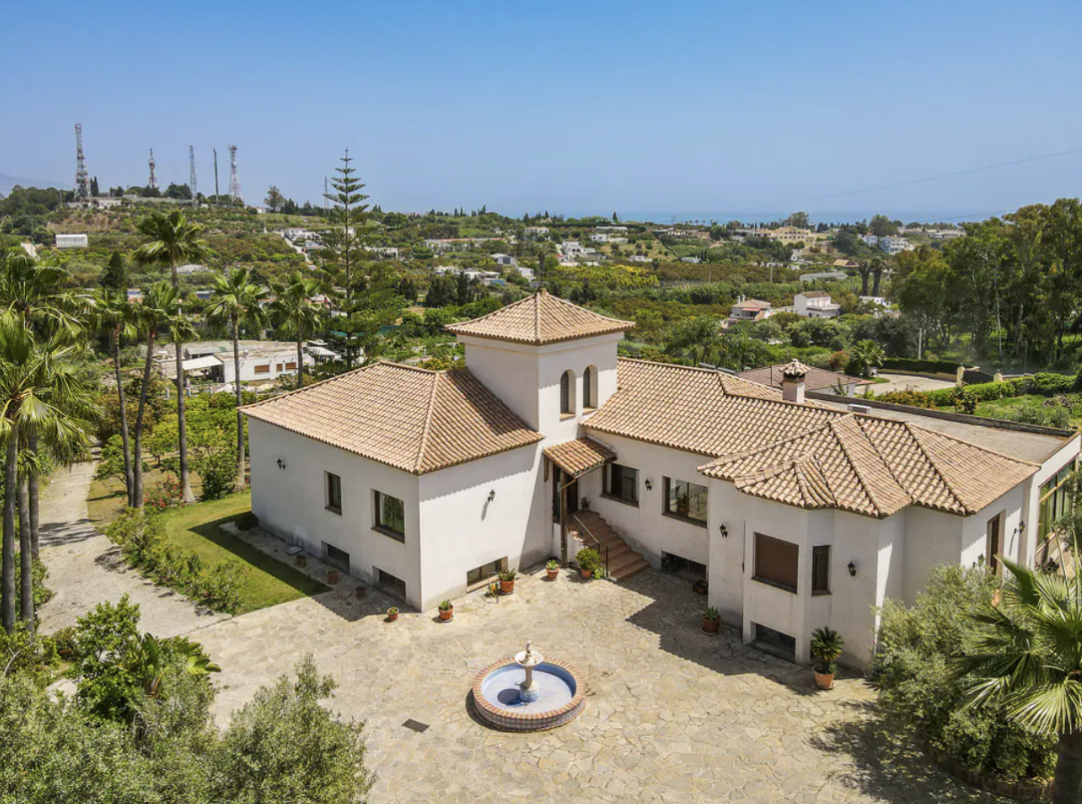FOR SALE 🌟 🏡 Andalusian Estate Estepona with Sea & Mountain Views 🇪🇸