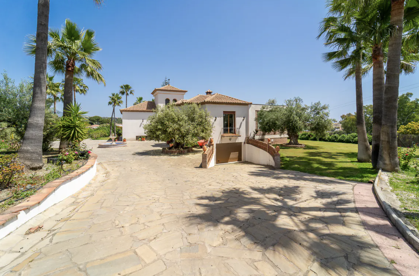 FOR SALE 🌟 🏡 Andalusian Estate Estepona with Sea & Mountain Views 🇪🇸