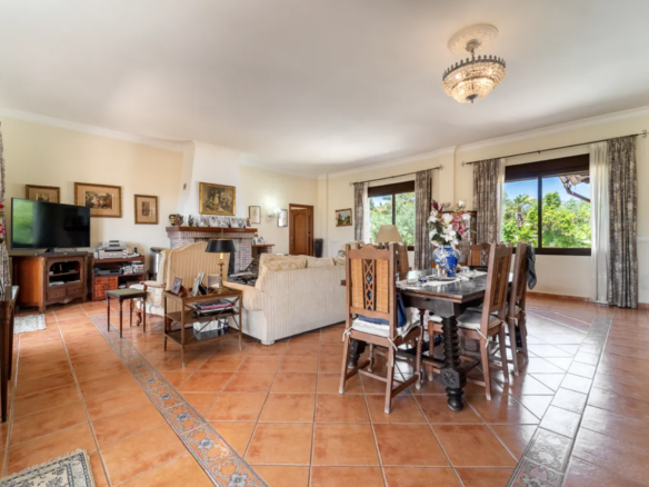 FOR SALE 🌟 🏡 Andalusian Estate Estepona with Sea & Mountain Views 🇪🇸