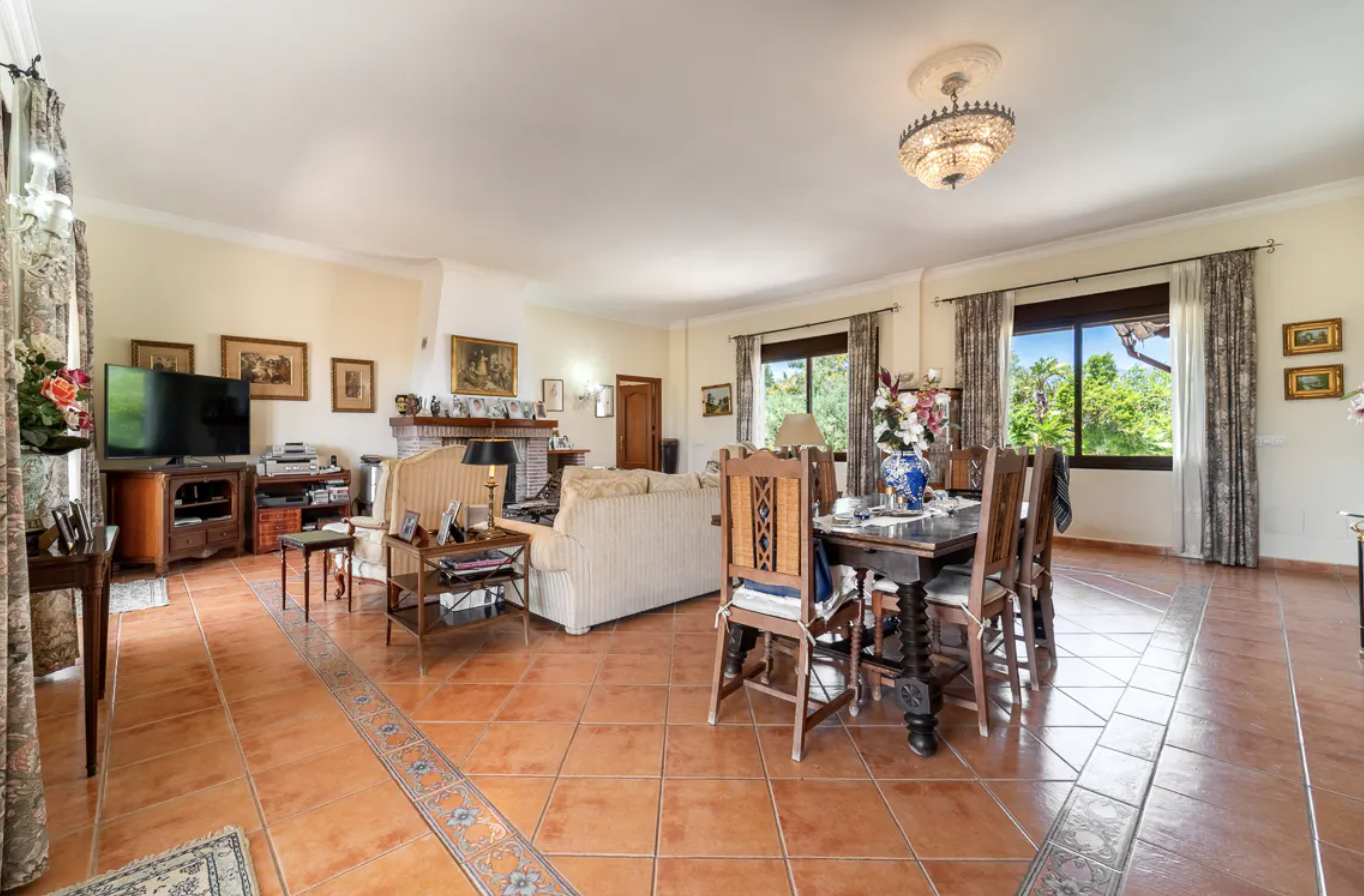 FOR SALE 🌟 🏡 Andalusian Estate Estepona with Sea & Mountain Views 🇪🇸