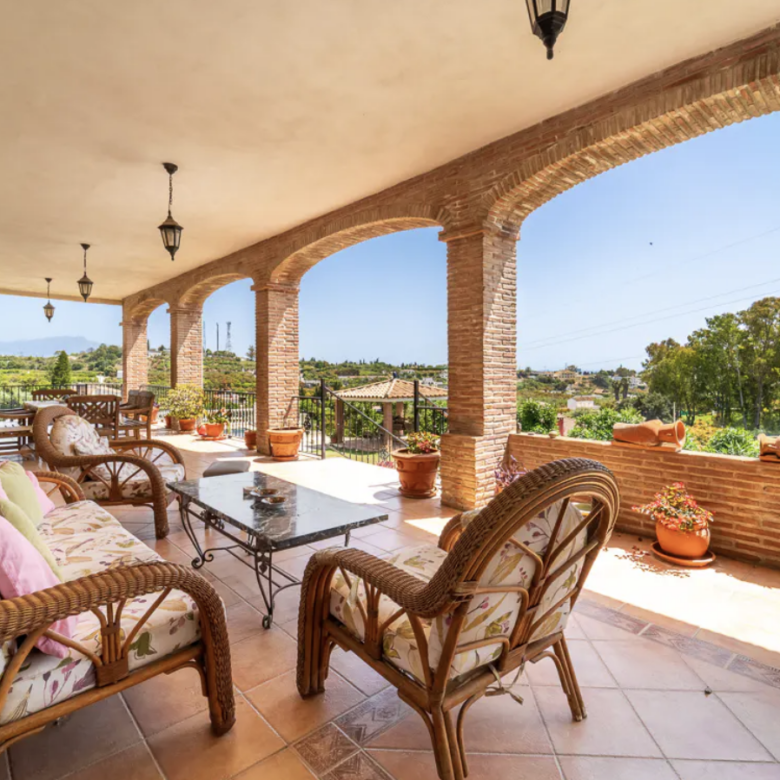 FOR SALE 🌟 🏡 Andalusian Estate Estepona with Sea & Mountain Views 🇪🇸