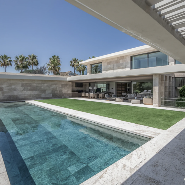FOR SALE – Contemporary Luxury Villa Sotogrande for Sale –  Sotogrande, Costa del Sol 🇪🇸