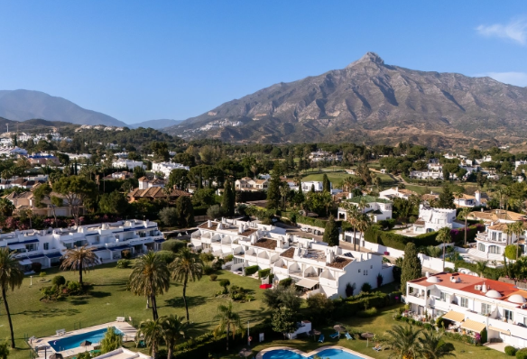 🇪🇸 FOR SALE | Fully Renovated Scandinavian Dream Home in Aloha, Nueva Andalucía, Marbella 🌴