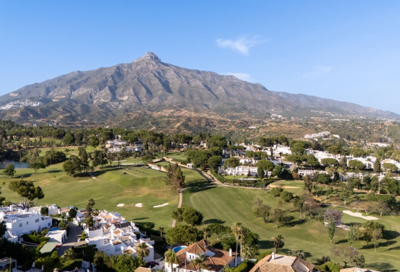 🇪🇸 FOR SALE | Fully Renovated Scandinavian Dream Home in Aloha, Nueva Andalucía, Marbella 🌴