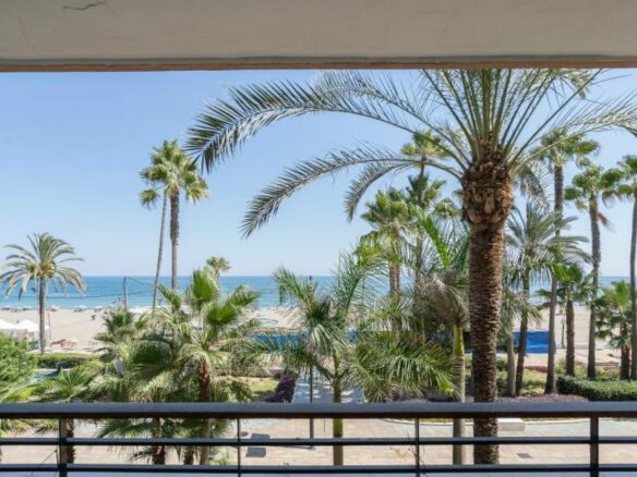 FOR SALE 🏡 Renovated Frontline Beach Apartment with Sea Views and Two Terraces – Estepona Town 🇪🇸