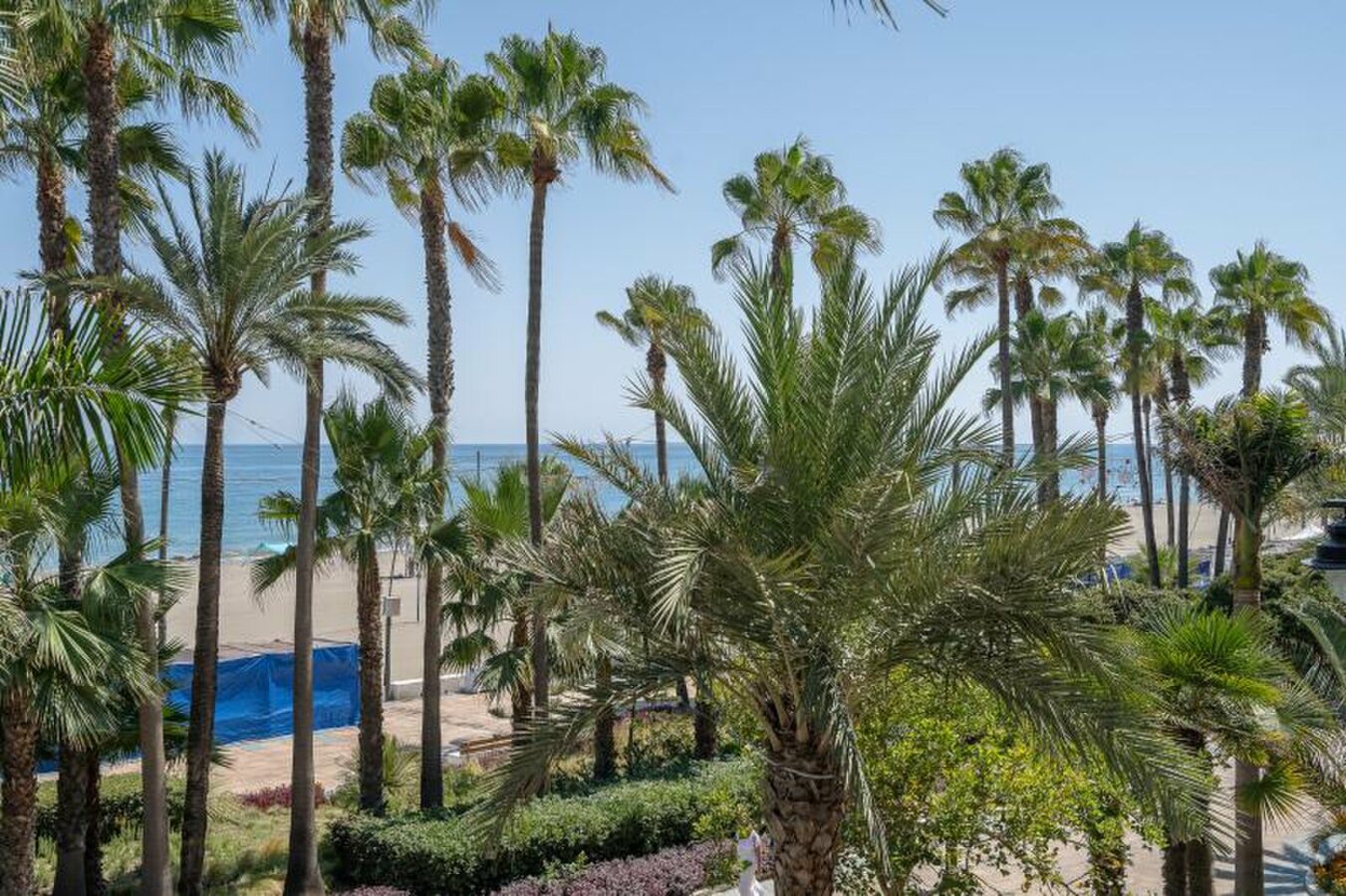 FOR SALE 🏡 Renovated Frontline Beach Apartment with Sea Views and Two Terraces – Estepona Town 🇪🇸
