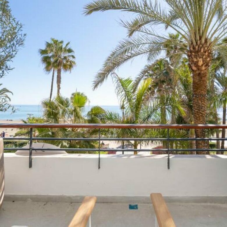 FOR SALE 🏡 Renovated Frontline Beach Apartment with Sea Views and Two Terraces – Estepona Town 🇪🇸