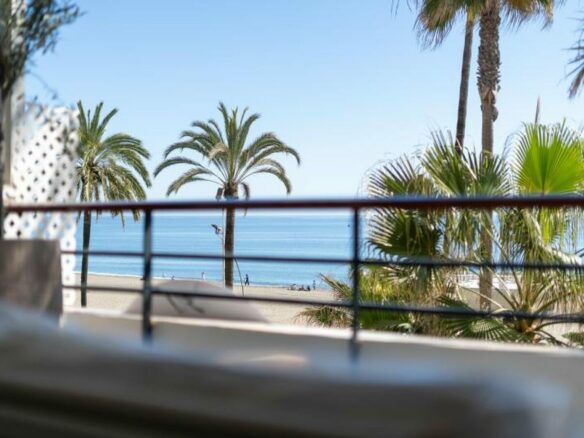 FOR SALE 🏡 Renovated Frontline Beach Apartment with Sea Views and Two Terraces – Estepona Town 🇪🇸