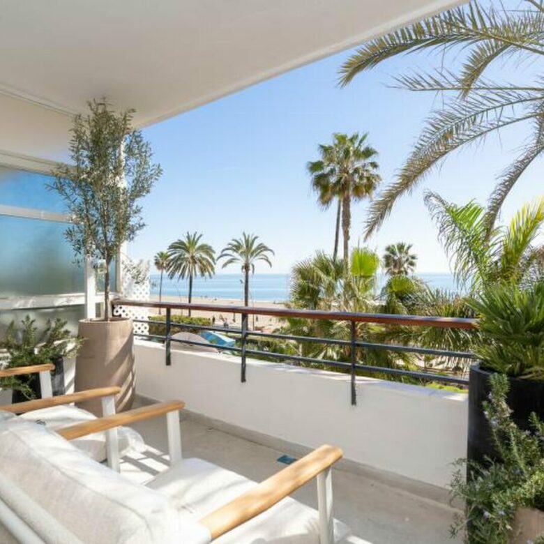 FOR SALE 🏡 Renovated Frontline Beach Apartment with Sea Views and Two Terraces – Estepona Town 🇪🇸